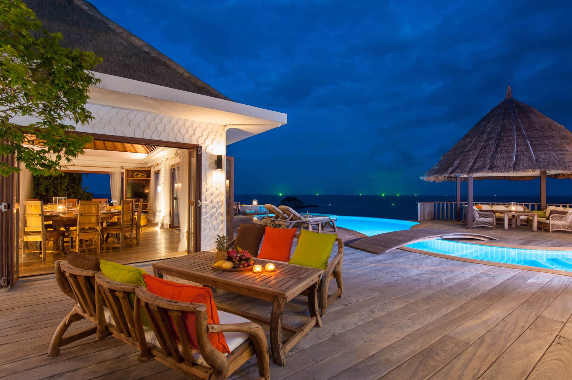 Tropisk omgivelse på Koh Tao